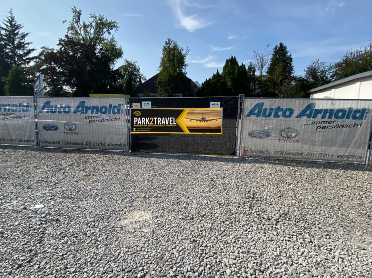 Außenstellplatz mit Valet Service am Flughafen Stuttgart