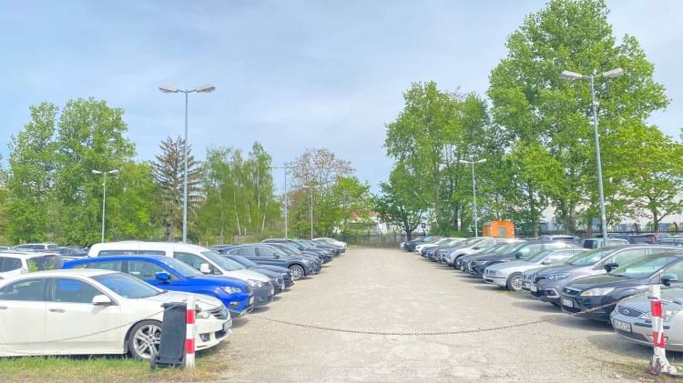Parkplatz mit Shuttle Service zum Flughafen Nürnberg