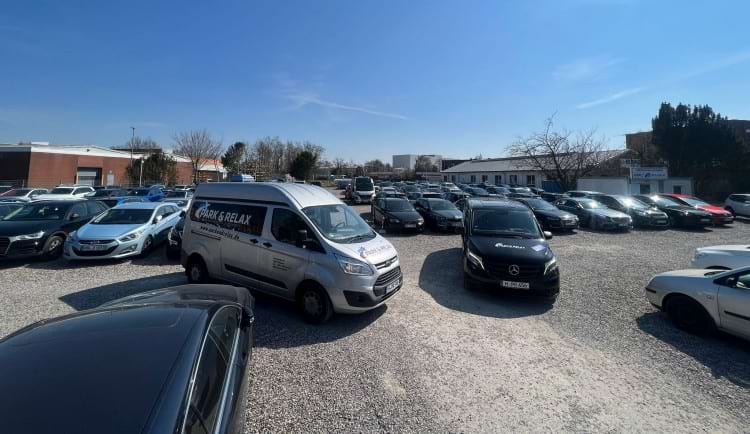 Parken mit Shuttle Service zum Flughafen Hannover