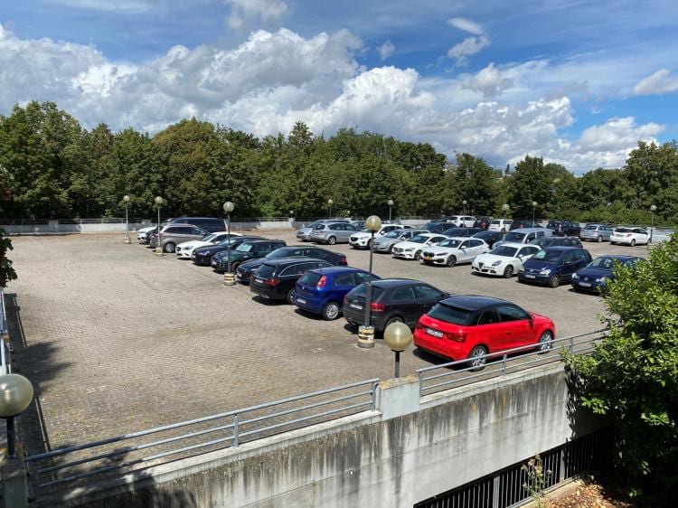 Preisvergleich Parken Flughafen Frankfurt Bockenheim www.parkinglist.de