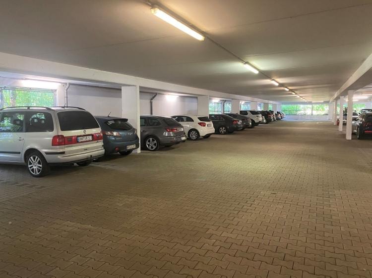 Parken Flughafen Frankfurt Tiefgarage Kelsterbach www.parkinglist.de
