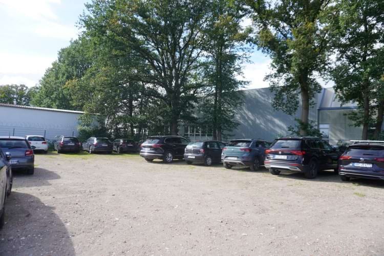 Parkplatz mit Shuttle Service zum Airport Hamburg