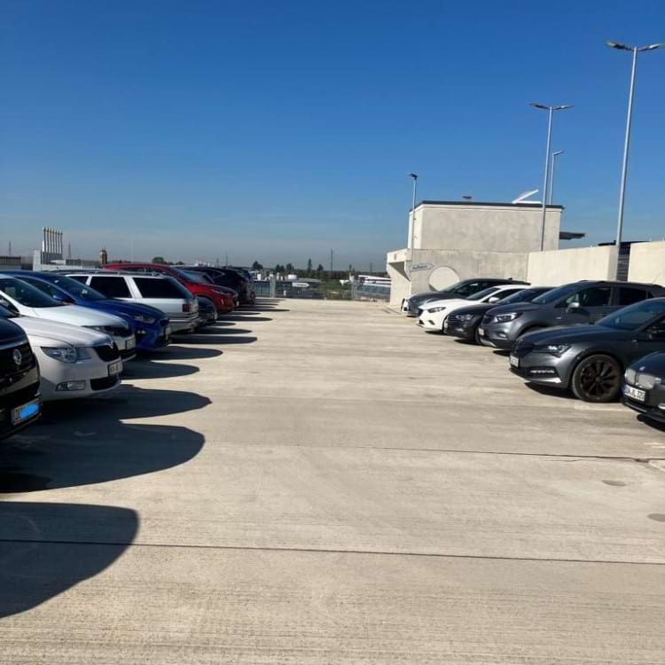 Parken Mit Shuttle Flughafen Frankfurt Sindlingen www.parkinglist.de