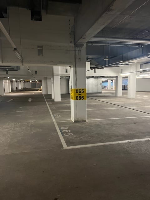 Parken in Tiefgarage mit Shuttle Service zum Flughafen Frankfurt