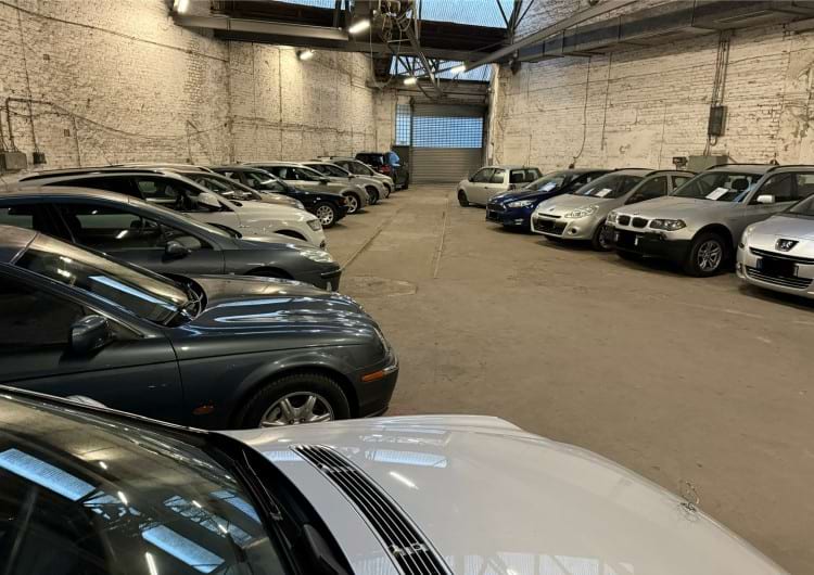 Parkplatz in Parkhalle mit Valet Service am Flughafen Düsseldorf