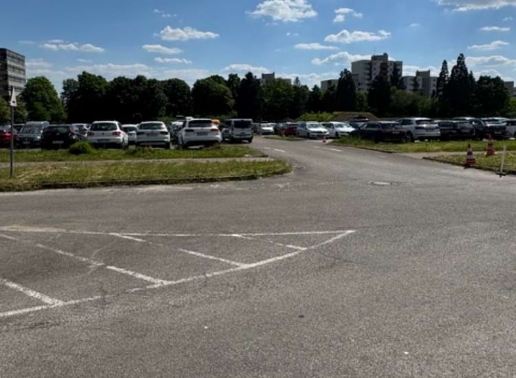 Parkplatz mit Shuttle Service zum Airport Stuttgart