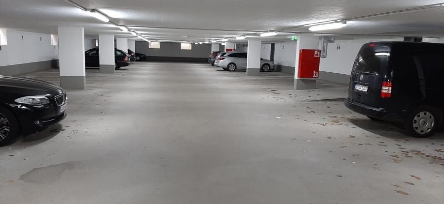 Parkplatz im Parkhaus mit Valet Service am Flughafen Düsseldorf