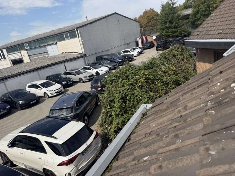 Parkplatz mit Shuttle Service zum Airport Düsseldorf