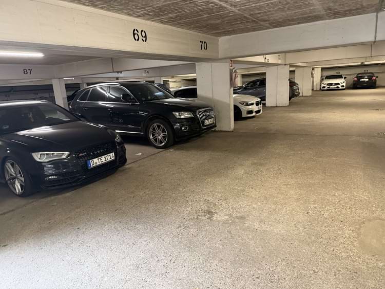Parkplatz in Tiefgarage mit Valet Service am Flughafen Düsseldorf