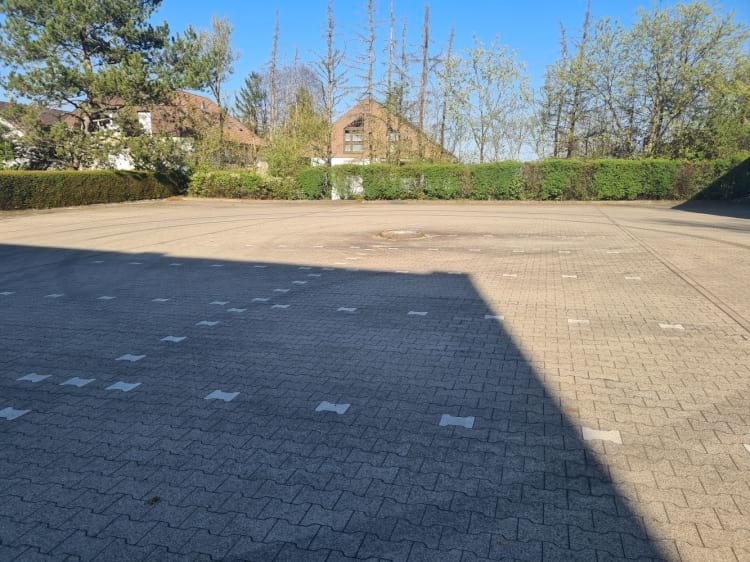 Parkplatz mit Valet Service am Flughafen Stuttgart