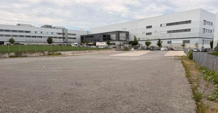 Parkplatz mit Shuttle Service zum Airport Stuttgart