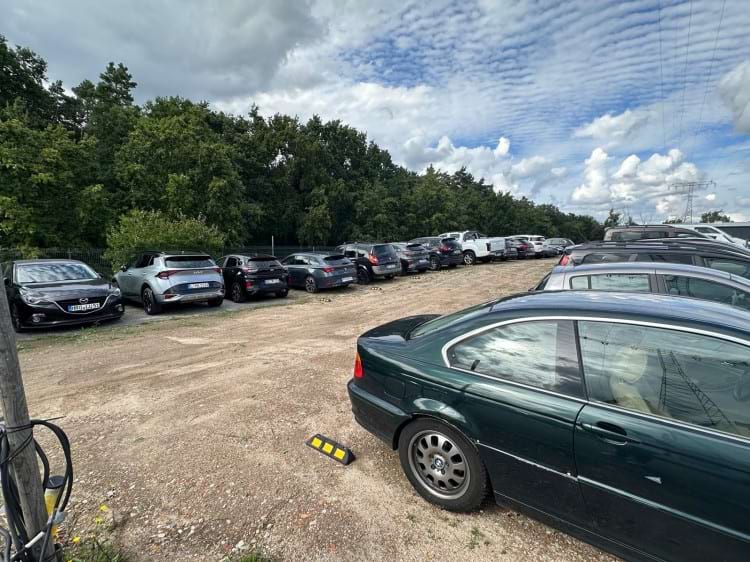 Parken mit Shuttle Service zum Airport BER