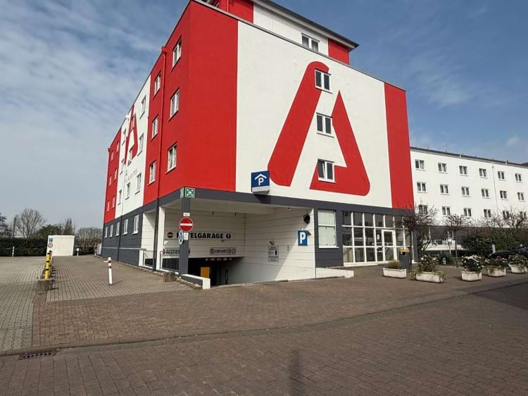 Parkplatz in Tiefgarage mit Shuttle Service zum Flughafen Frankfurt