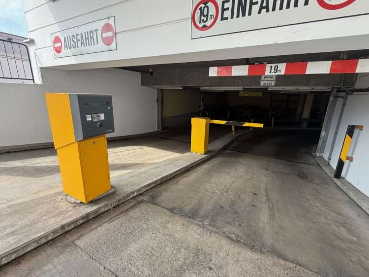 Parken in Tiefgarage mit Valet Service am Airport Frankfurt