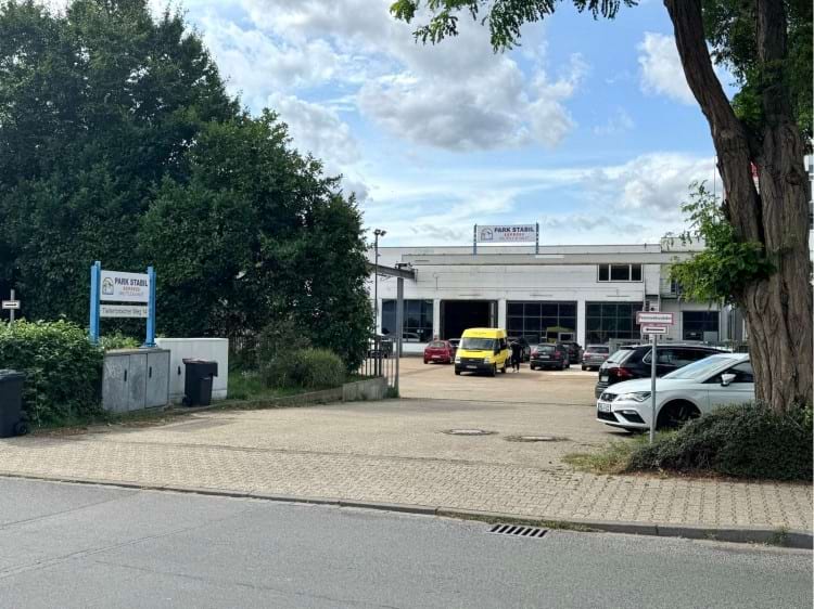 Parkplatz mit Shuttle Service zum Flughafen Düsseldorf