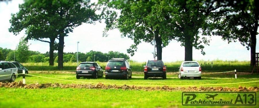 Parkplatz Parkterminal A13 nahe Airport Berlin Brandenburg