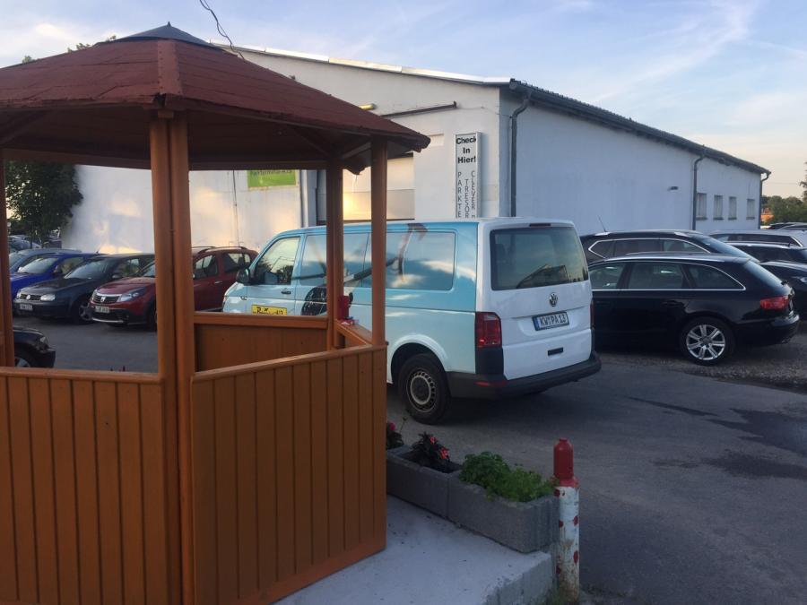 Parkplatz Parkterminal A13 check in