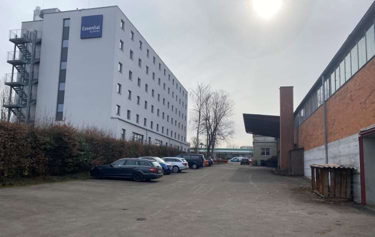 Parkplatz mit Shuttle Service zum Airport Stuttgart