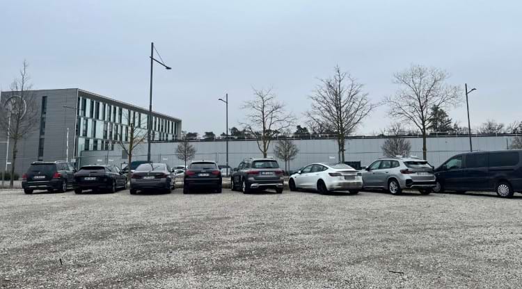 Parkplatz mit Shuttle Service zum Airport Frankfurt