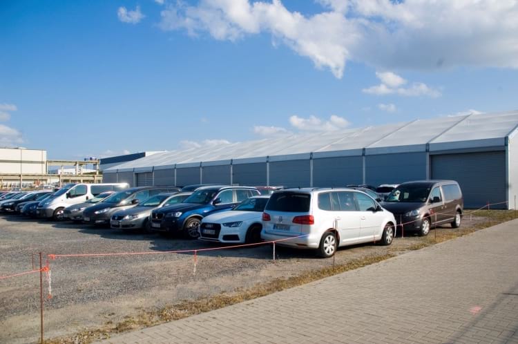 Parkplatz mit Shuttle Service zum Hafen Rostock-Warnemünde