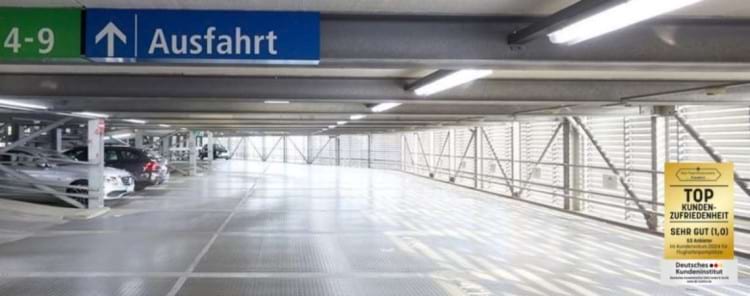 Parken im Parkhaus mit Shuttle Service zum Airport Frankfurt