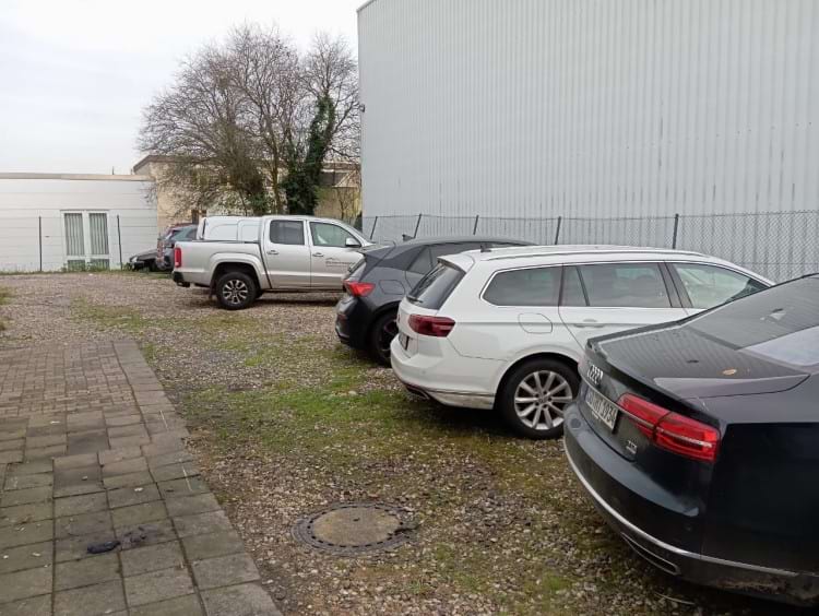 Parkplatz mit Valet Service am Flughafen Düsseldorf