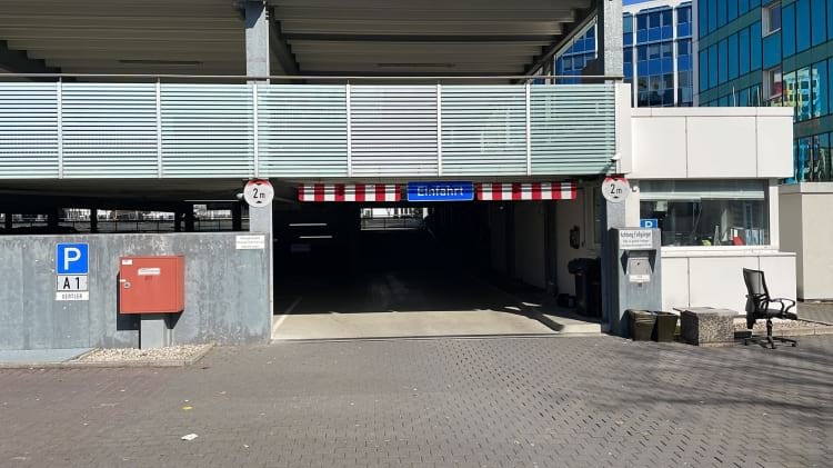 Parkplatz im Parkhaus inkl. Valet Service am Airport Frankfurt