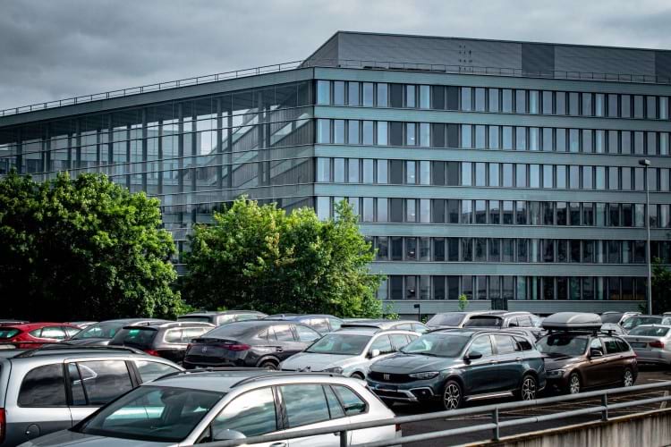 Parkplatz mit Shuttle Service zum Flughafen Frankfurt