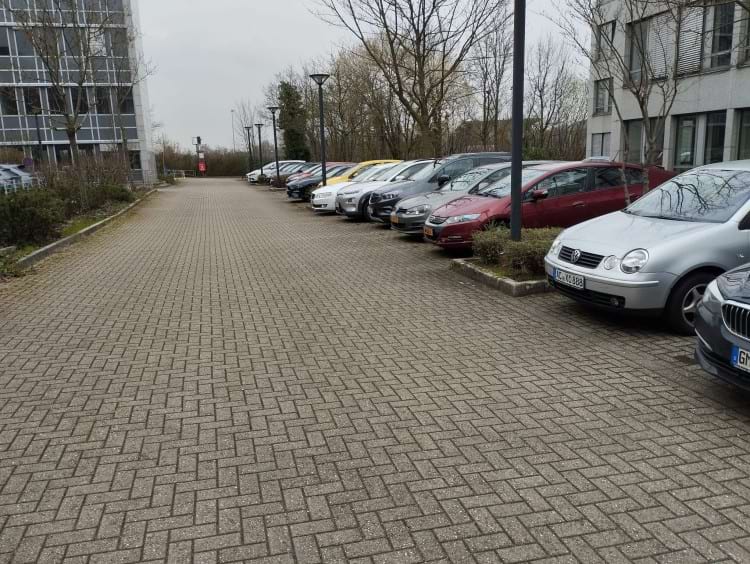Parkplatz mit Shuttle Service zum Flughafen Düsseldorf