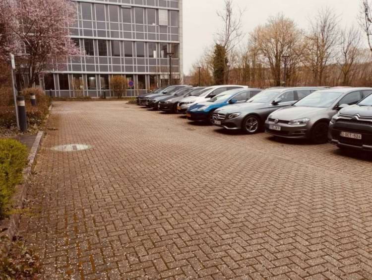 Parkplatz mit Shuttle Service zum Flughafen DUS