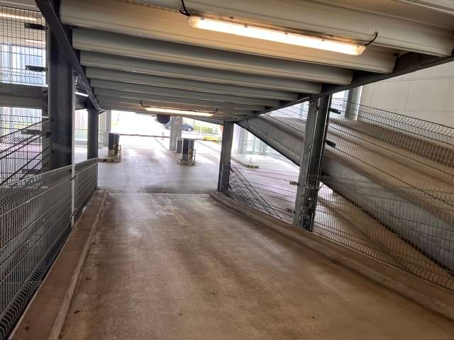 Parken im Parkhaus mit Shuttle Service zum Flughafen Frankfurt am Main (FRA)