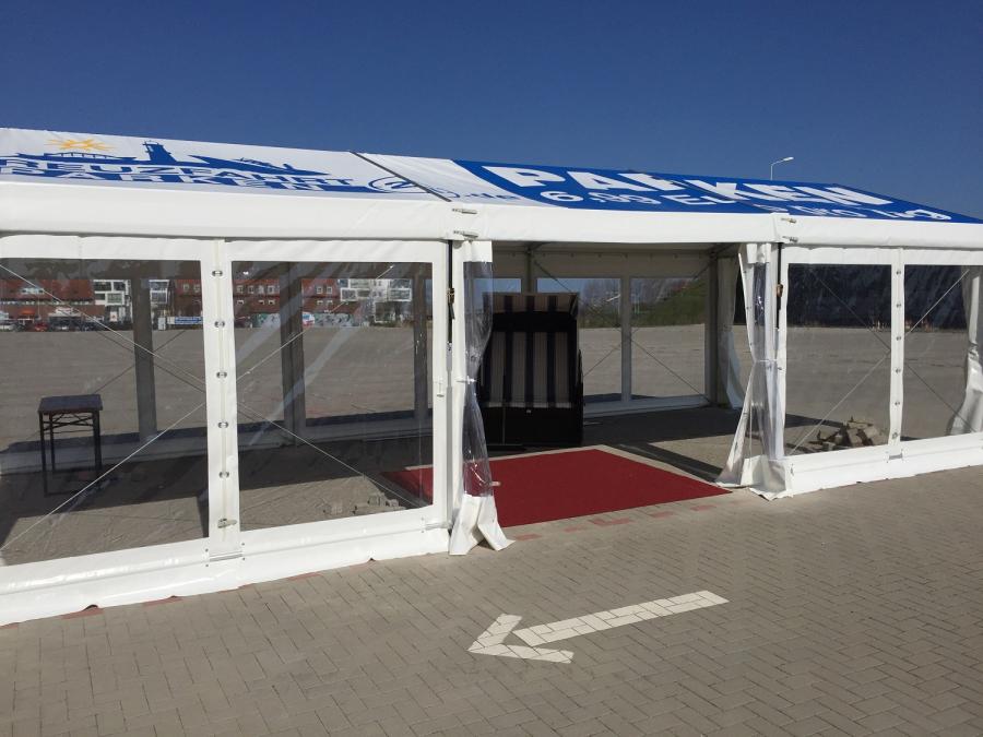 Parkplatz nahe Kreuzfahrthafen Rostock Warnemünde