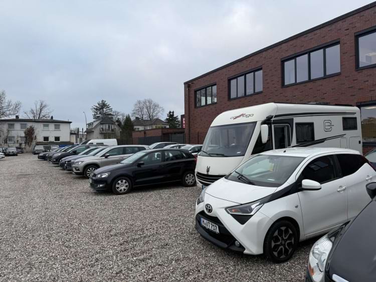 Parkplatz mit Shuttle Service zum Airport Hamburg