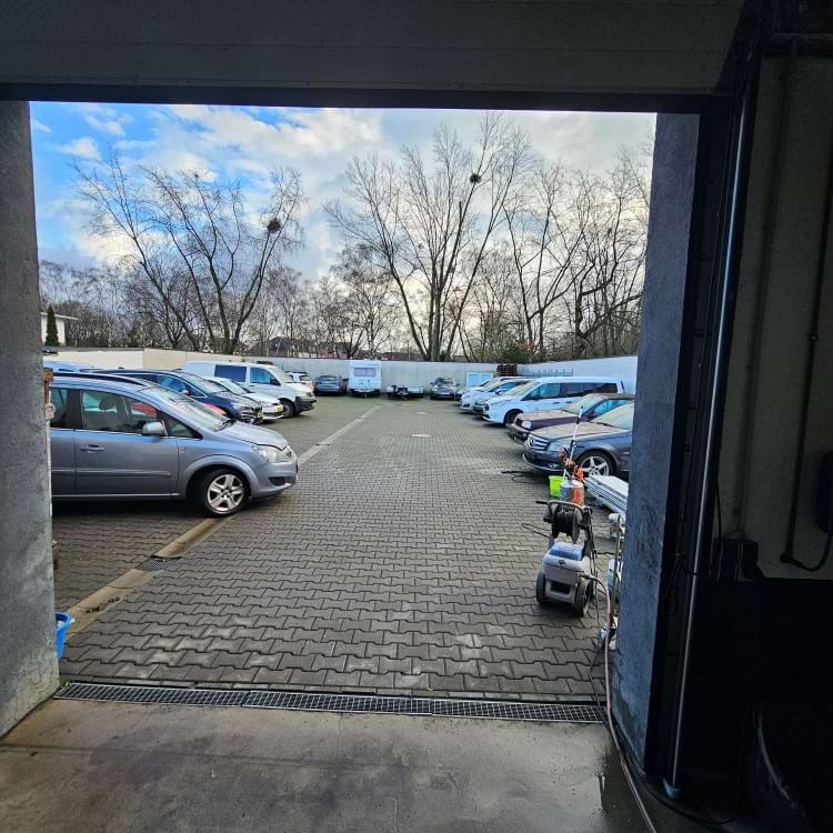 Airport Shuttle Parking Flughafen Düsseldorf Undercover www.parkinglist.de