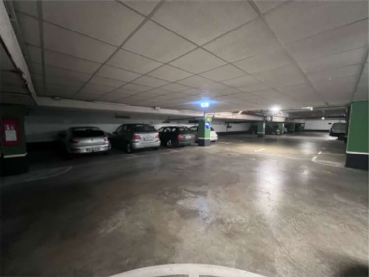 Parkplatz im Parkhaus mit Valet Service am Airport Düsseldorf